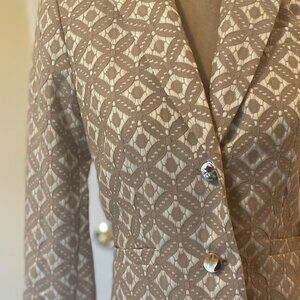 NWT-WOMANS CALVIN KLEIN BLAZER- SIZE 6
